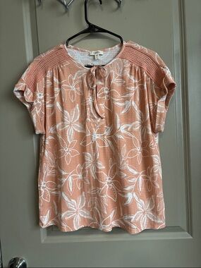 Como Blu Peach Floral Tie-Neck Blouse